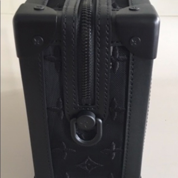 ❌SOLD❌Louis Vuitton soft trunk mesh see through - Picture 2 of 8